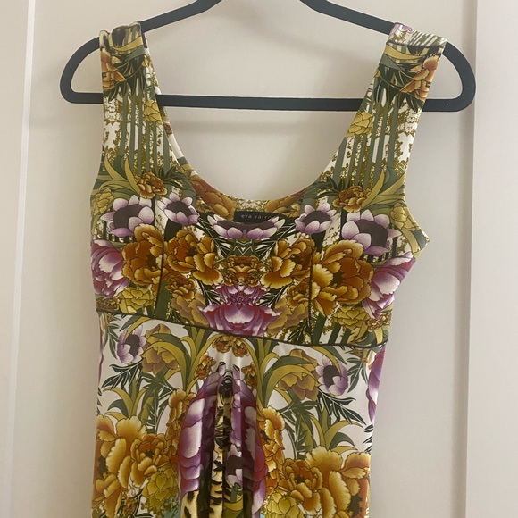 Eva Varro Dress - Picture 3 of 4